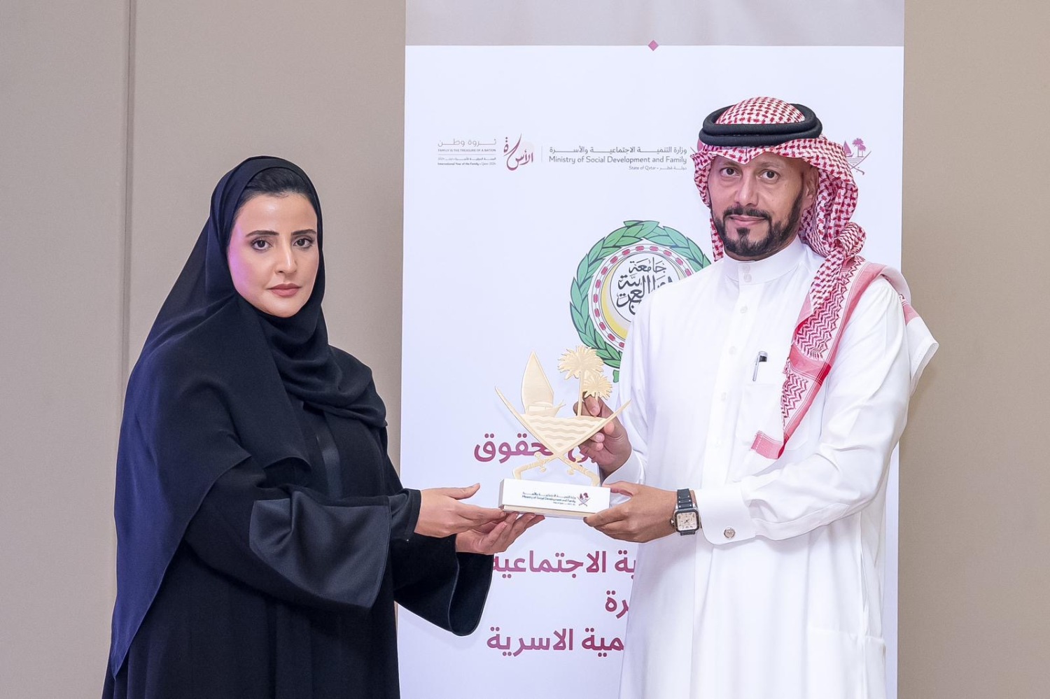 وزارة التنمية الاجتماعية والأسرة تُنظم حلقة نقاشية حول قضايا الأسرة وتحدِّياتها على هامش اليوم العربي لحقوق الإنسان