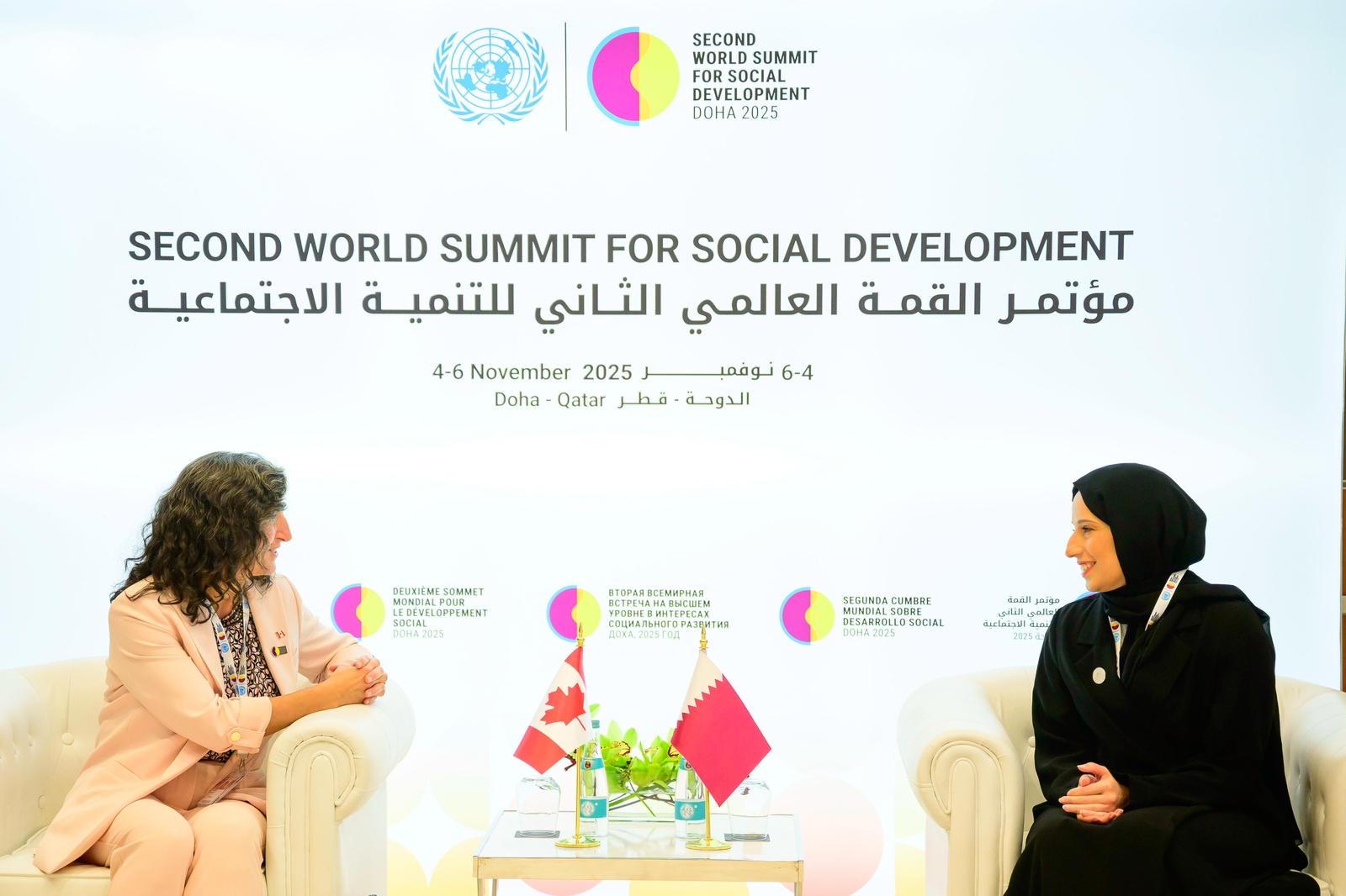 سعادة السيدة بثينة بنت علي الجبر النعيمي وزير التنمية الاجتماعية والأسرة تُجري سلسلة من اللقاءات الثنائية على هامش القمة العالمية الثانية للتنمية الاجتماعية مع عددٍ من نظرائها وممثلي الدول الشقيقة والصديقة والمنظمات الإقليمية والدولية